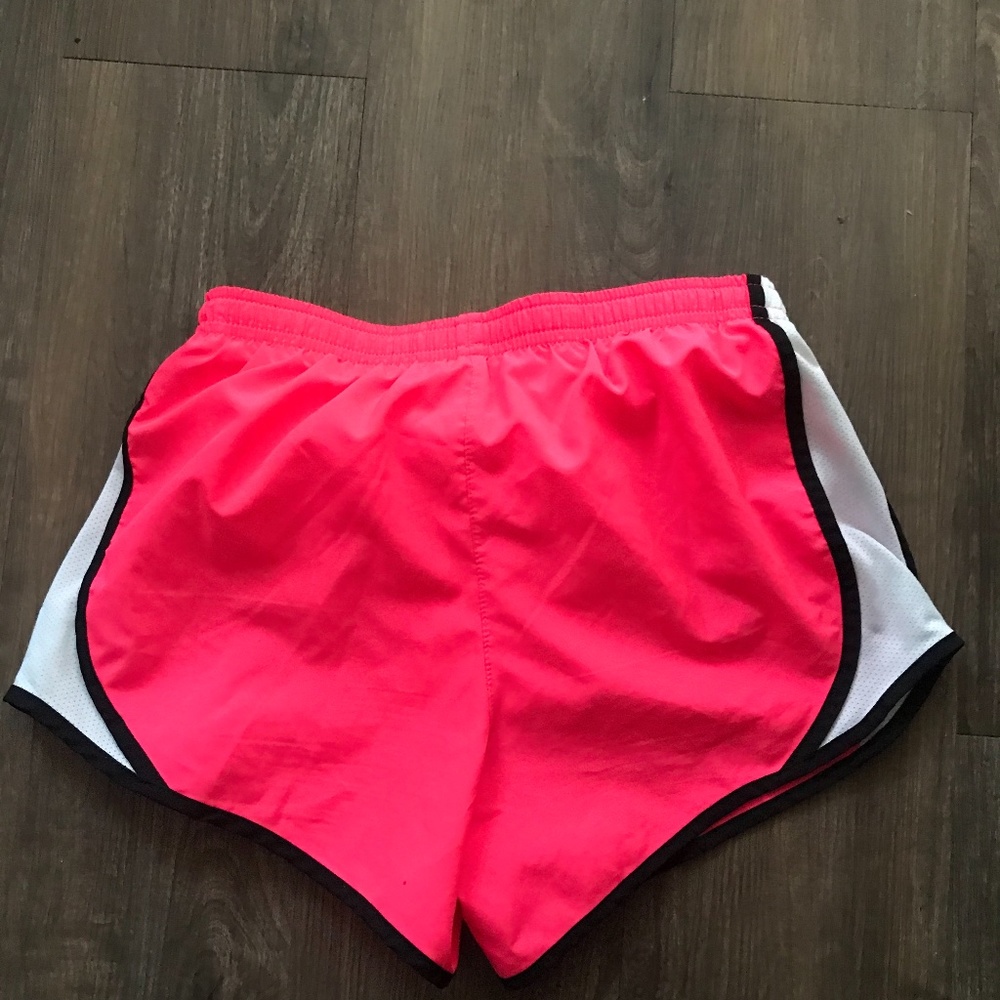 NIKE PINK SHORTS - Picture 3 of 4